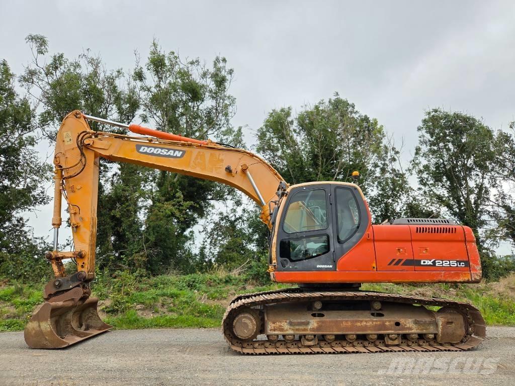 Doosan DX 225 LC 履带挖掘机