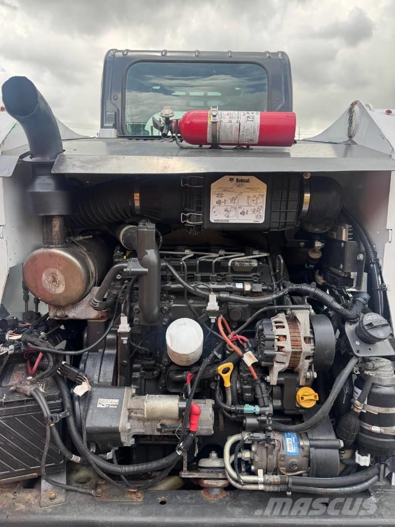 Bobcat T 550 滑移装载机