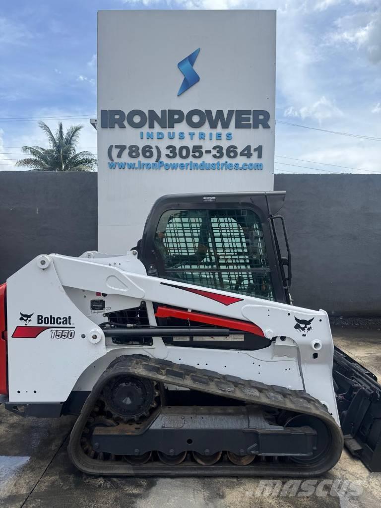 Bobcat T 550 滑移装载机
