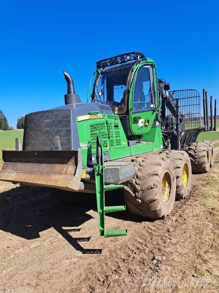 John Deere 1110 G 集运机