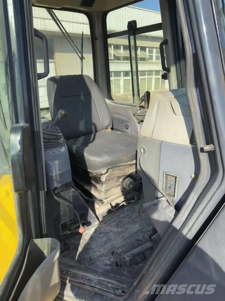 Komatsu D 85 EX-18 履带式推土机