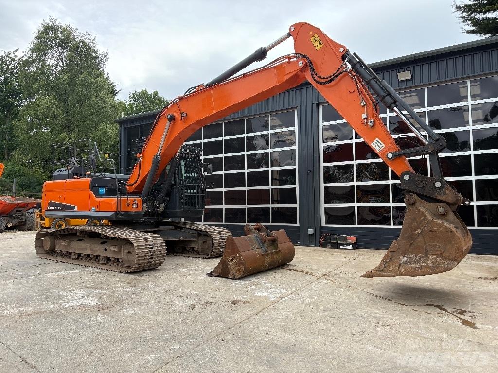 Doosan DX 225 LC-5 履带挖掘机