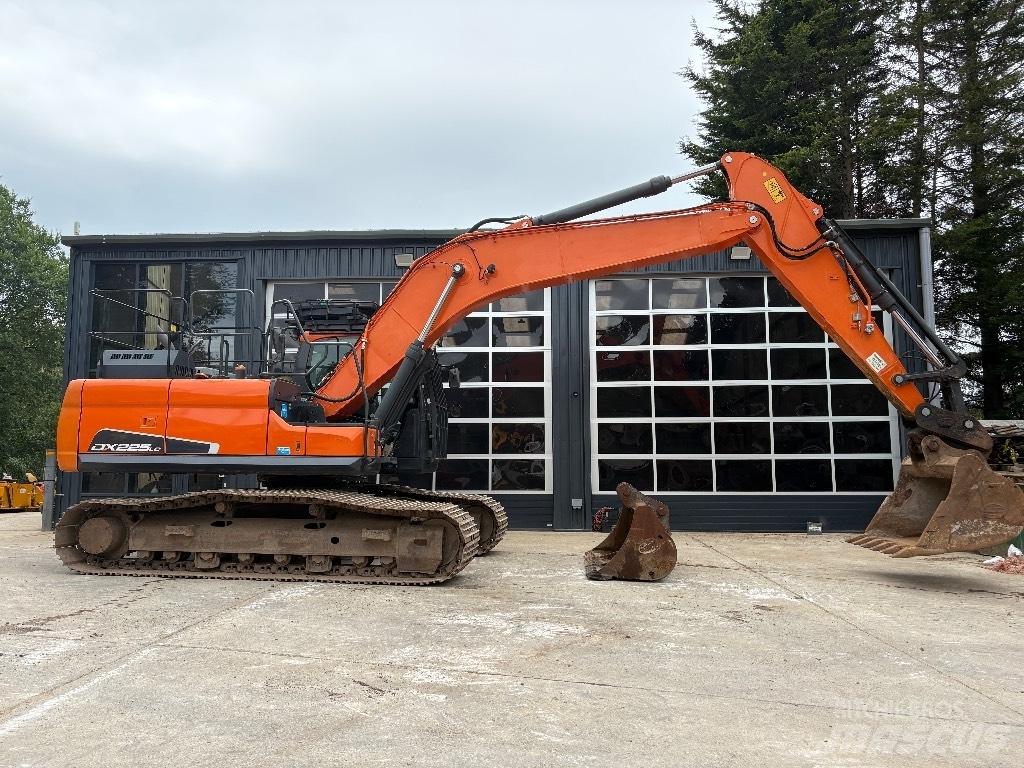 Doosan DX 225 LC-5 履带挖掘机