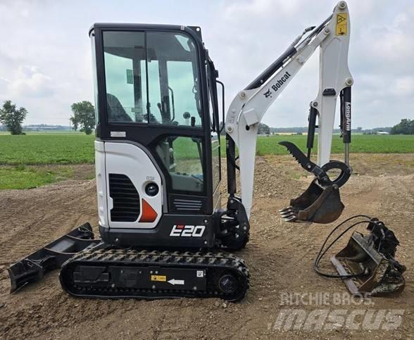 Bobcat E20 小型挖掘机