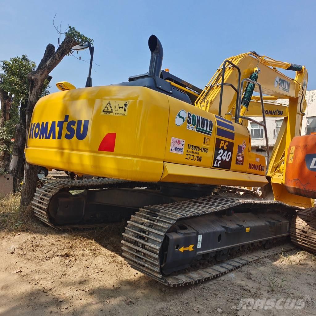 Komatsu PC 240 履带挖掘机