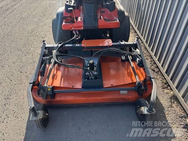 Kubota F 3090 骑乘式割草机