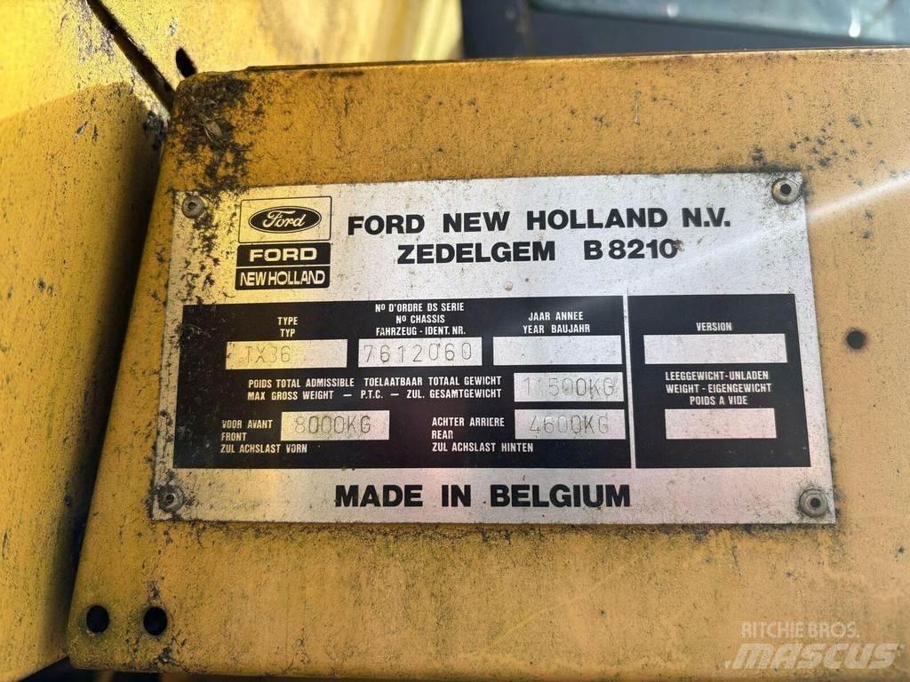 New Holland TX 36 联合收割机