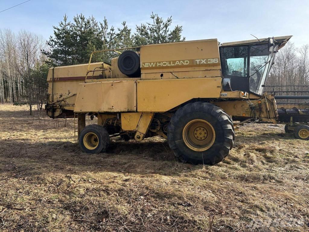 New Holland TX 36 联合收割机