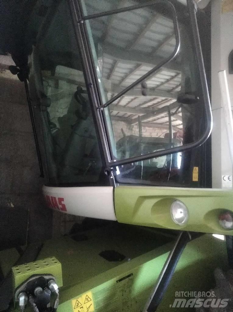 CLAAS Tucano 320 联合收割机