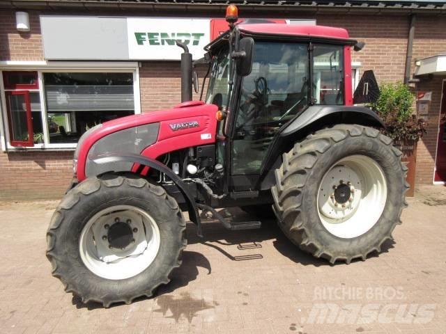 Valtra A93 HITECH 拖拉机/农用车