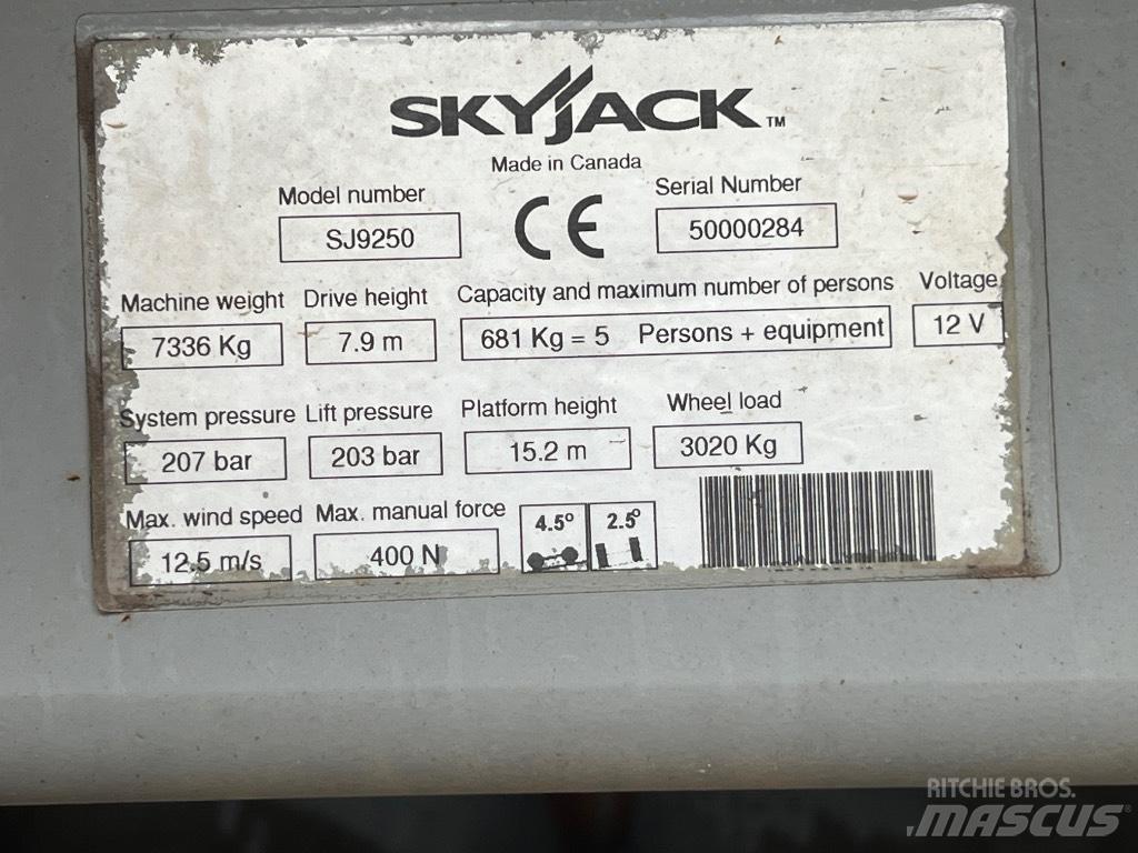 SkyJack SJ 9250 剪叉式升降机
