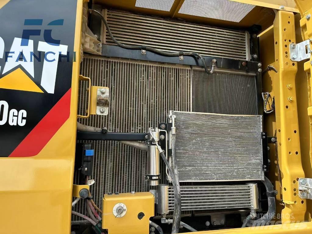 CAT 330GC 工业挖掘机