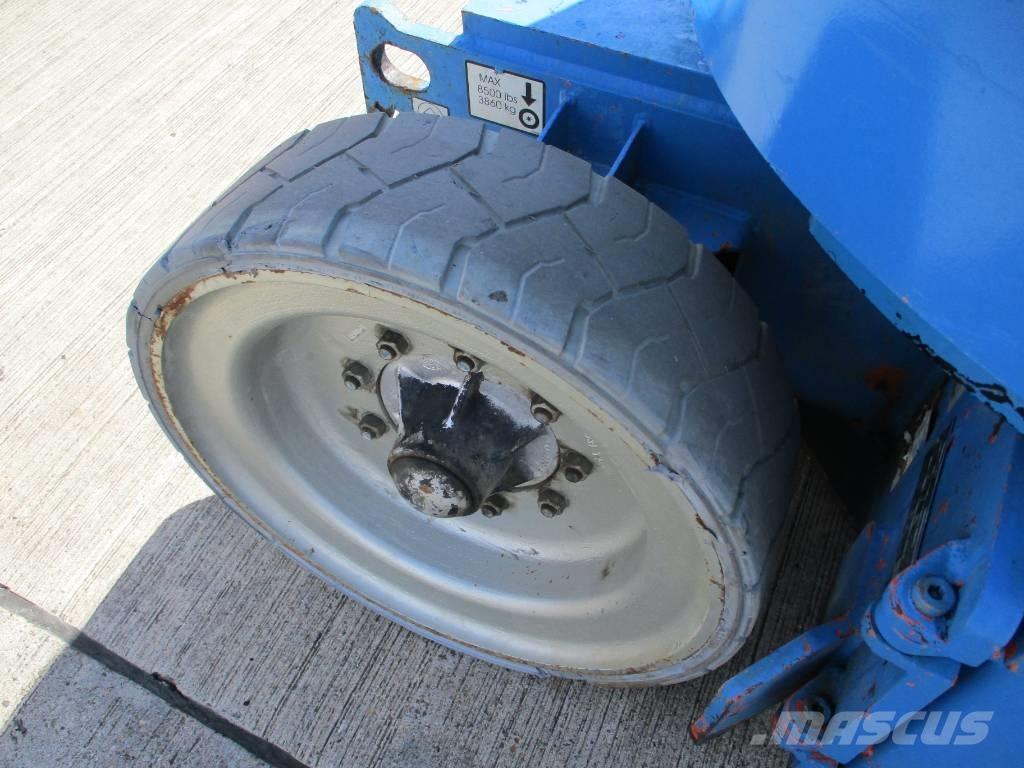 JLG E 300 AJP (180) 直臂高空工作平台