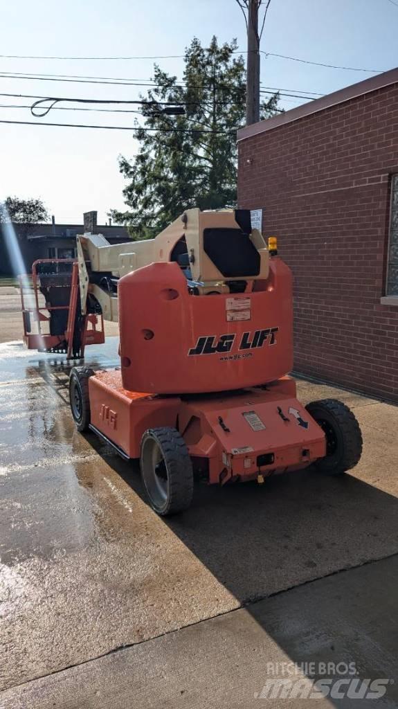 JLG E 400 AJPN 曲臂高空工作平台