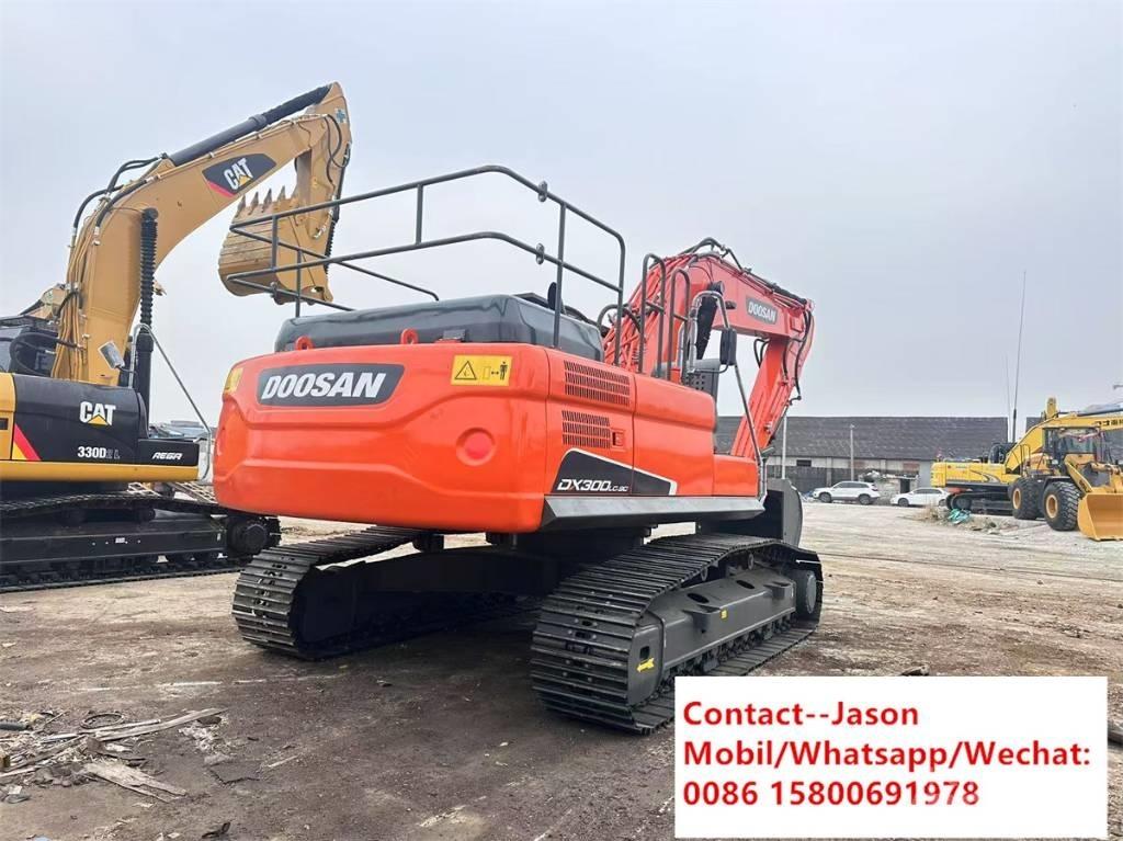 Doosan DX 300 LCA 履带挖掘机