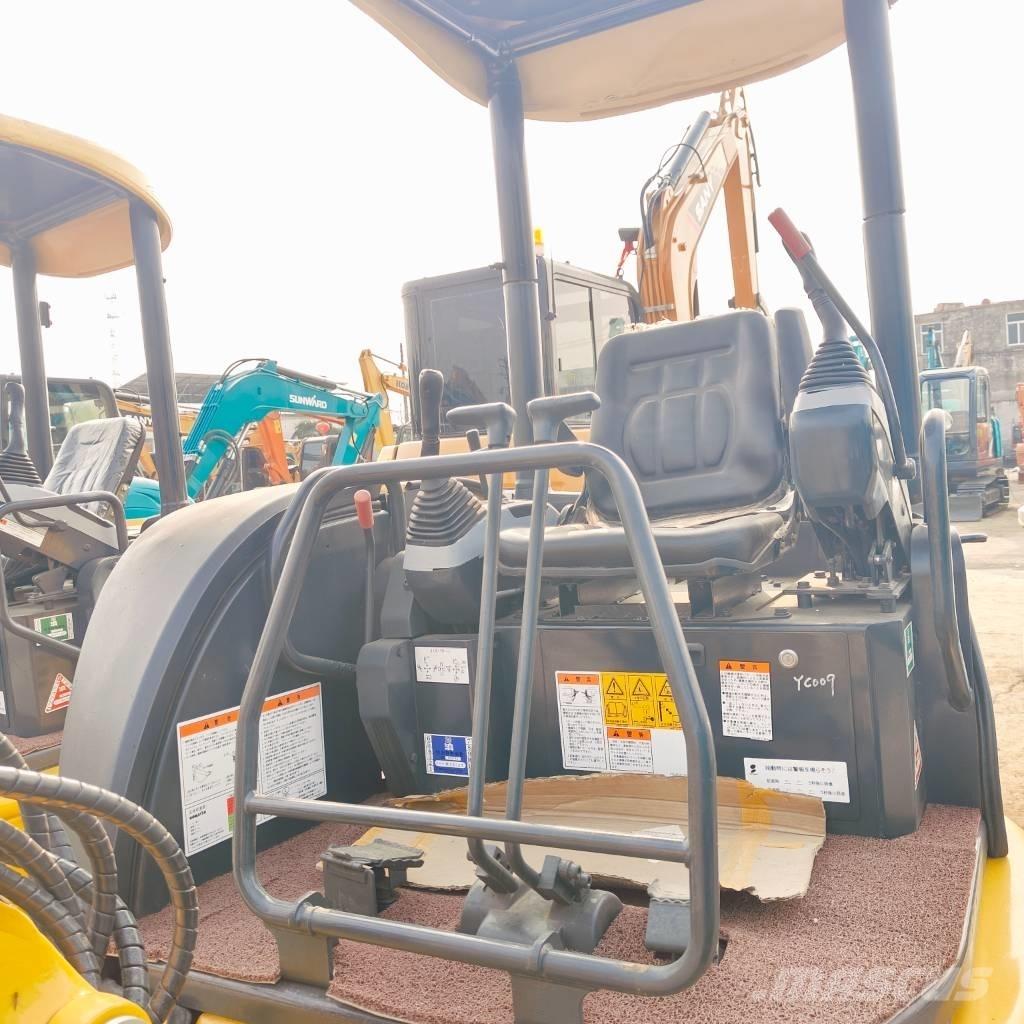 Komatsu PC30MR 小型挖掘机