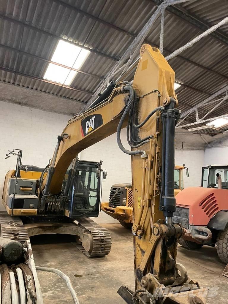 CAT 320 E 履带挖掘机