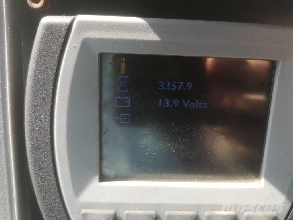 JCB 100 C 中型挖掘机