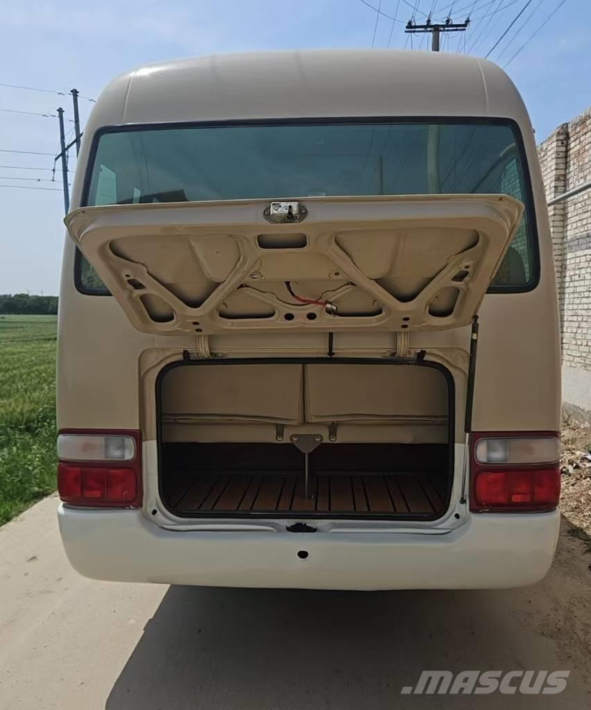 Toyota Coaster Bus 迷你巴士