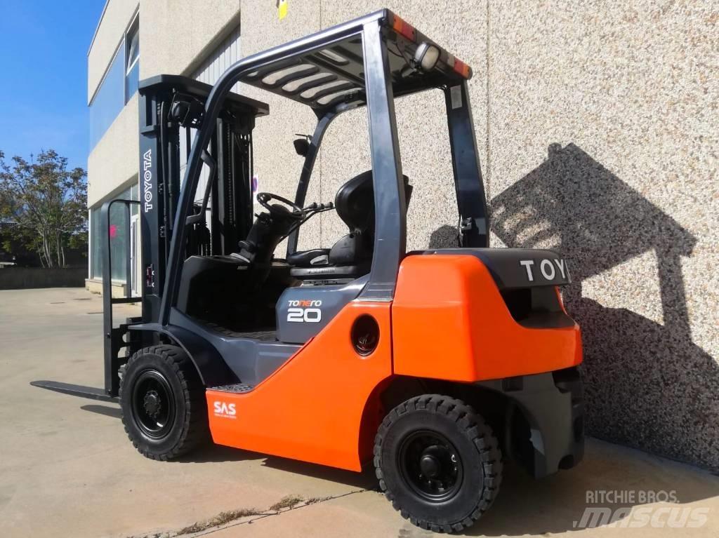 Toyota 02-8 FG F 20 天然气叉车