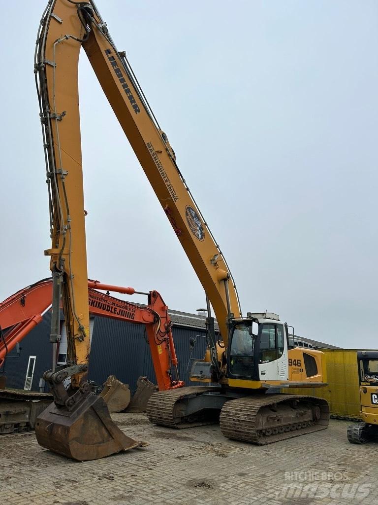 Liebherr R 946 长臂挖掘机