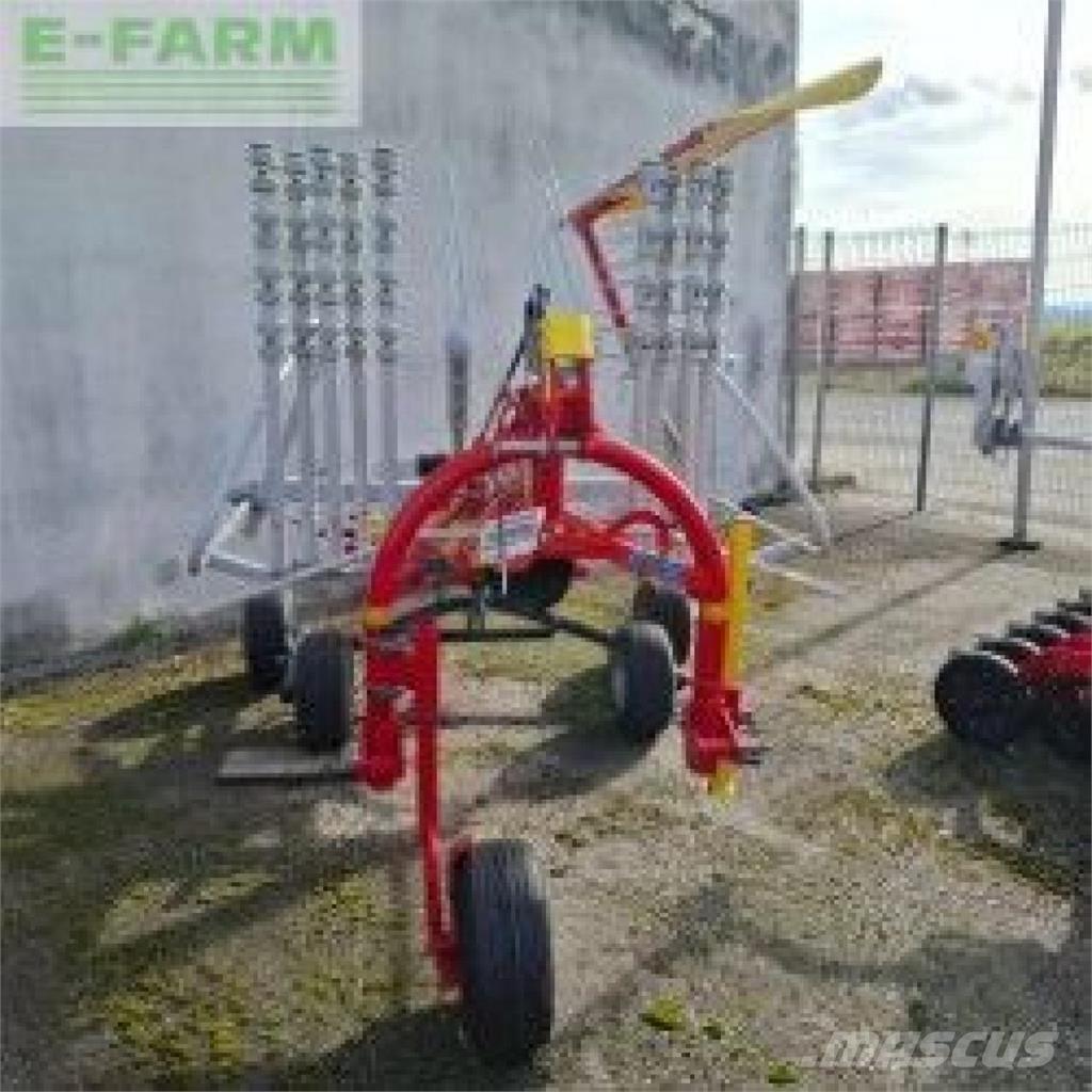 Pöttinger Top 382 料堆整形机