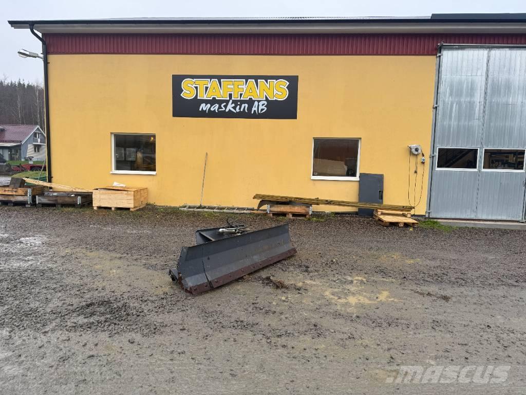 Sami Frontblad 推雪机