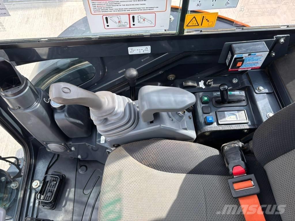 Hitachi ZX 26 U-6 小型挖掘机