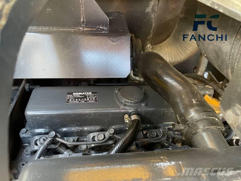 Komatsu PC 56 小型挖掘机