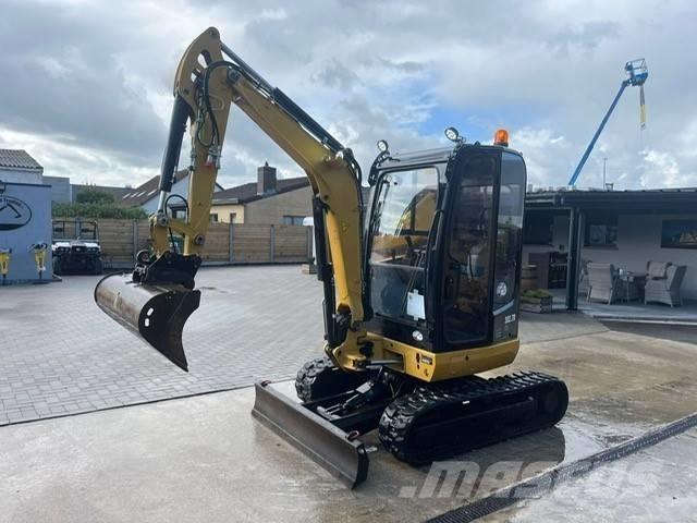CAT 302.7 D CR 小型挖掘机