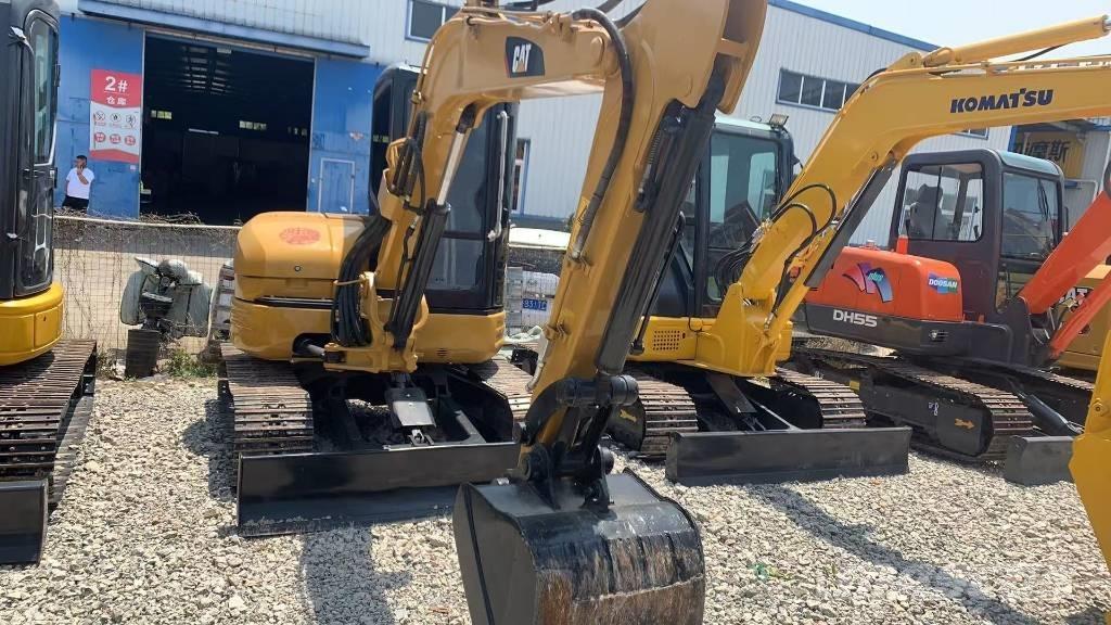 CAT 304 CR 小型挖掘机