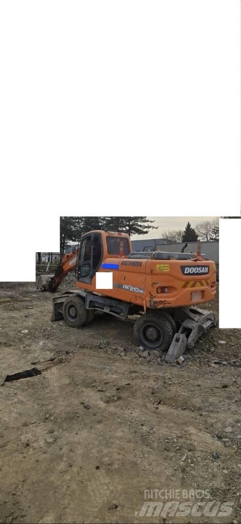 Doosan DX 210 W 轮式挖掘机