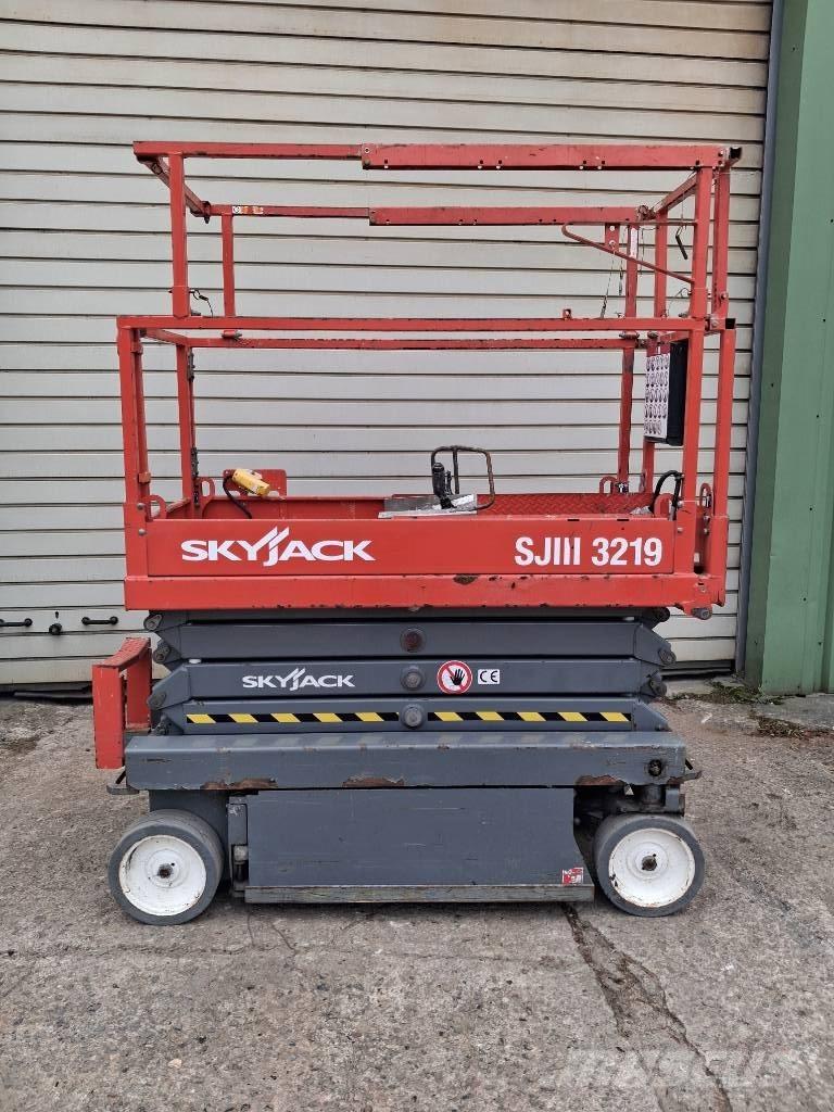 SkyJack SJ III 3219 剪叉式升降机