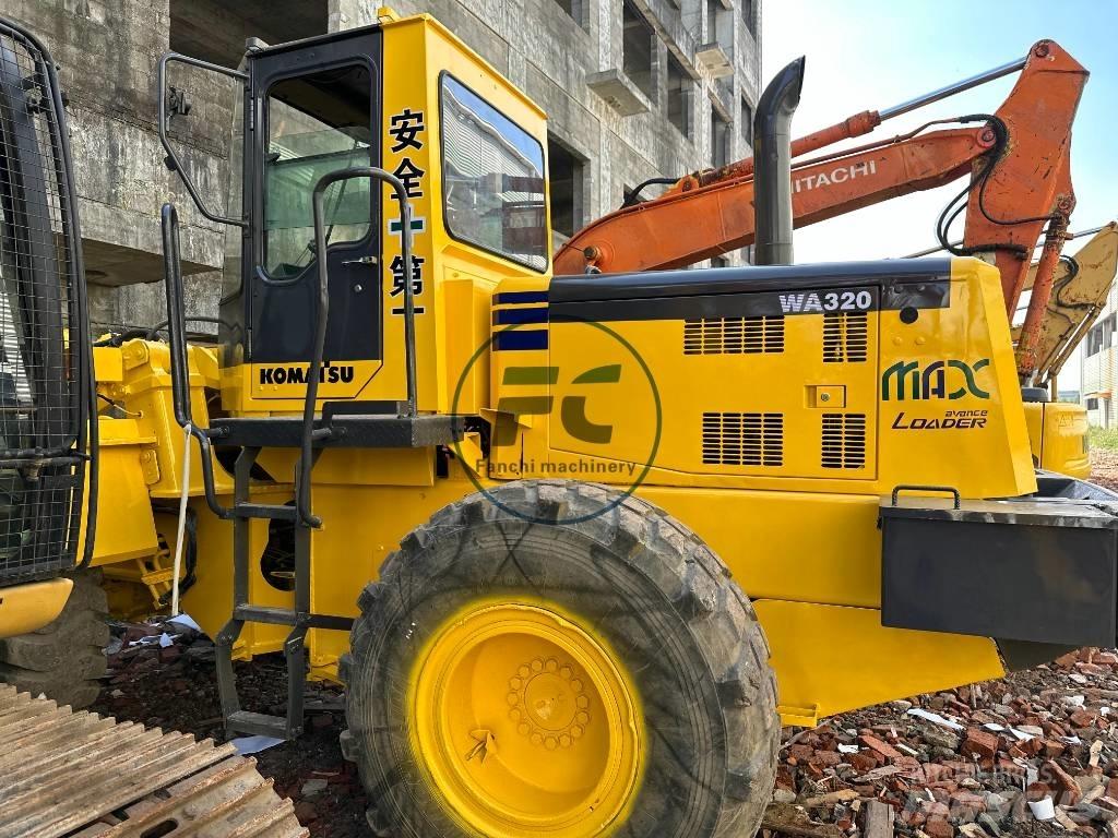 Komatsu WA 320 轮式装载机