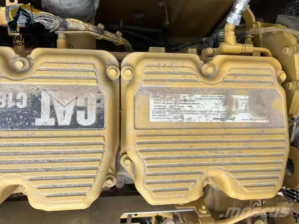 CAT 390F 履带挖掘机