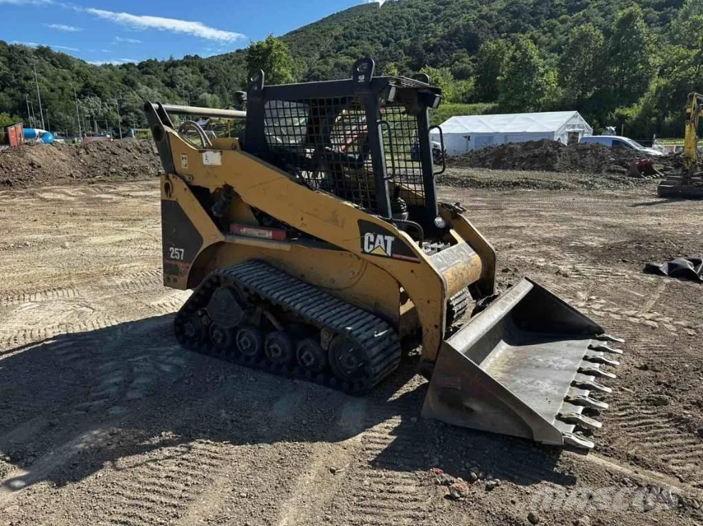 CAT 257 履带式装载机