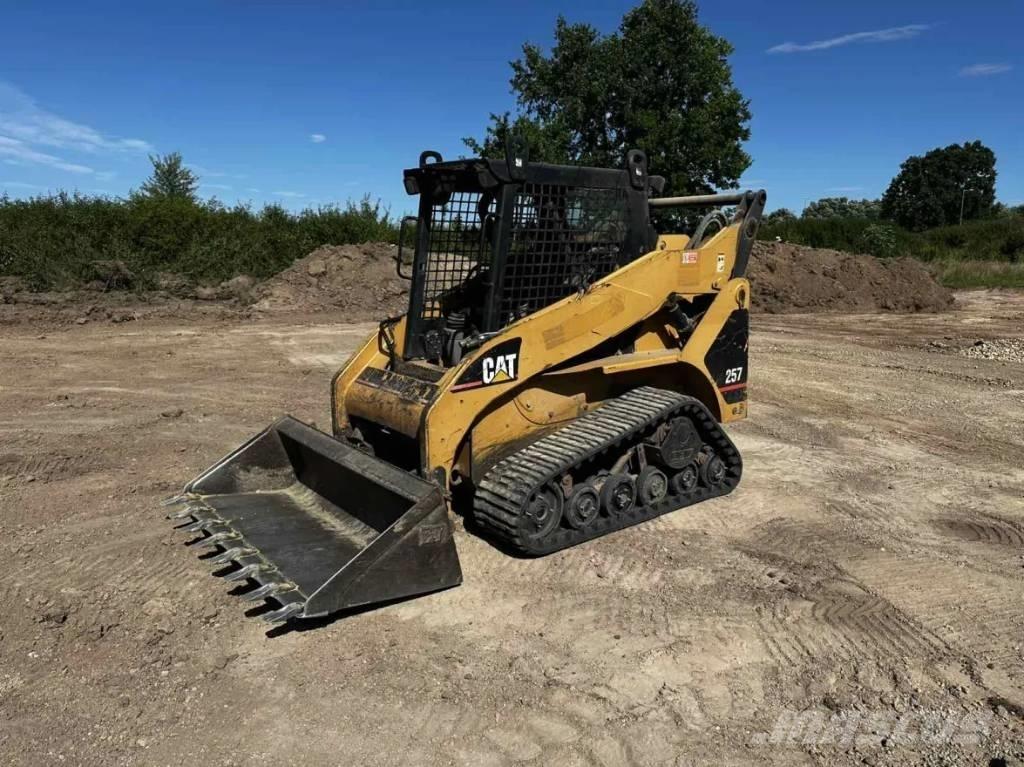 CAT 257 履带式装载机