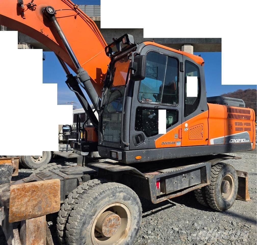 Doosan DX 210 W-5 轮式挖掘机