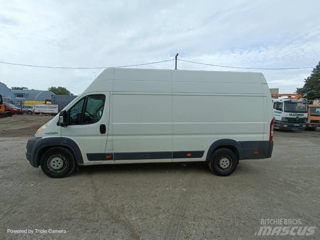 Peugeot Boxer 大型面包车