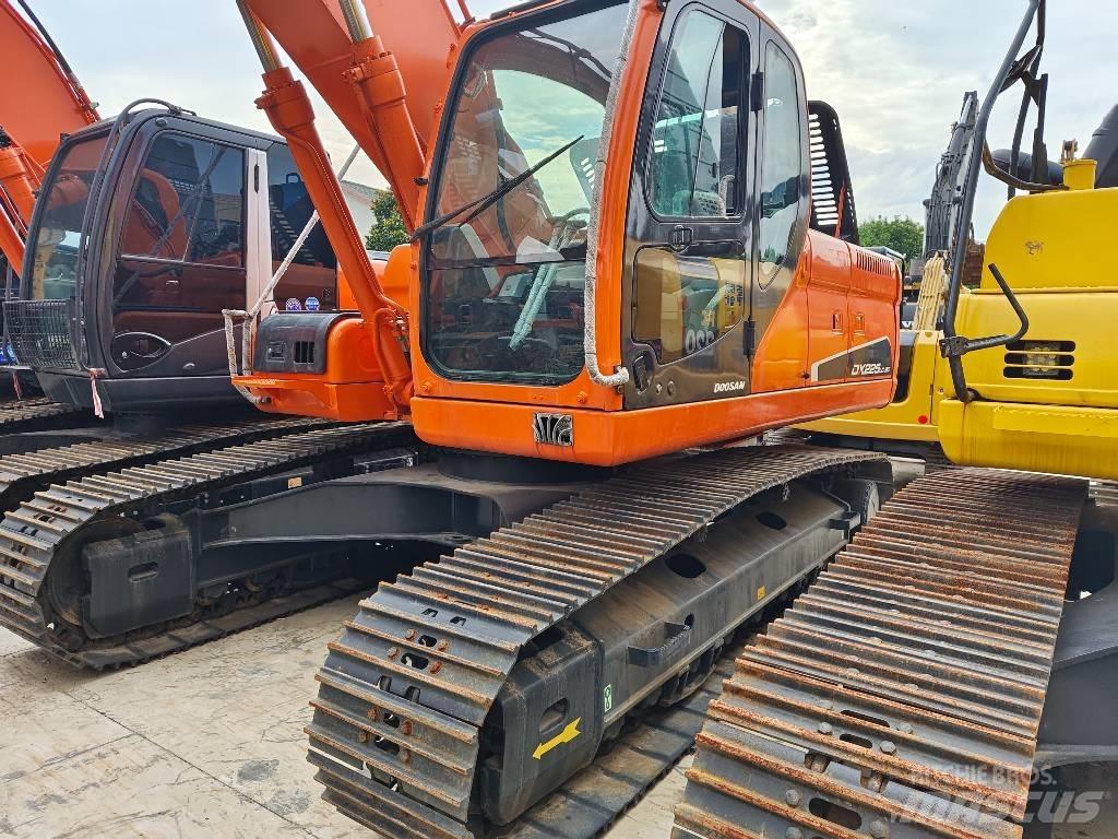 Doosan DX 225 LC 履带挖掘机
