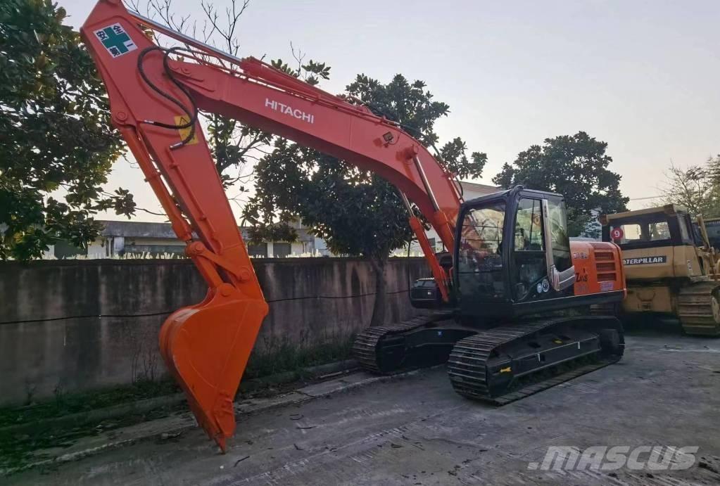Hitachi ZX 200 履带挖掘机