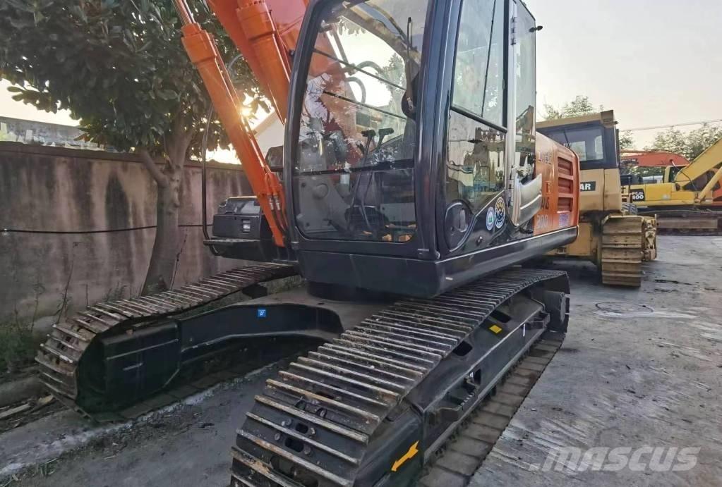 Hitachi ZX 200 履带挖掘机