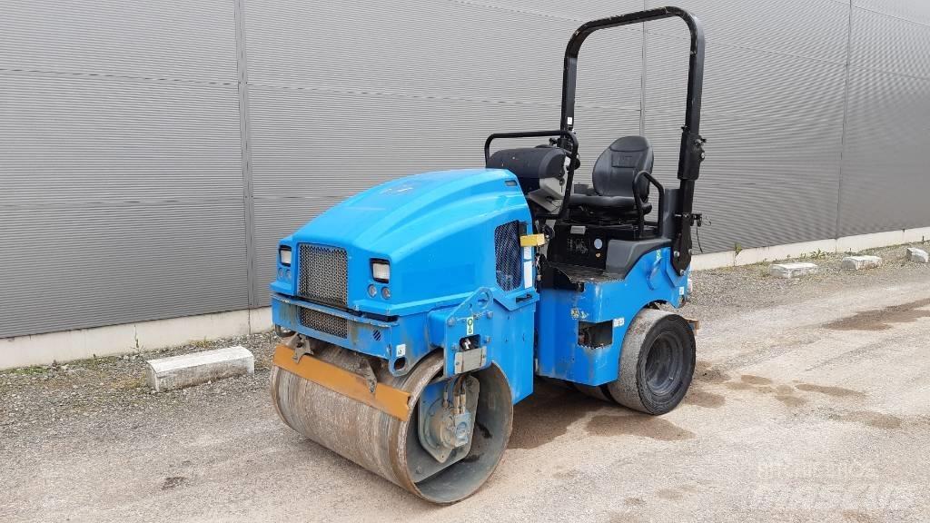 CAT CC24B 双轮压路机