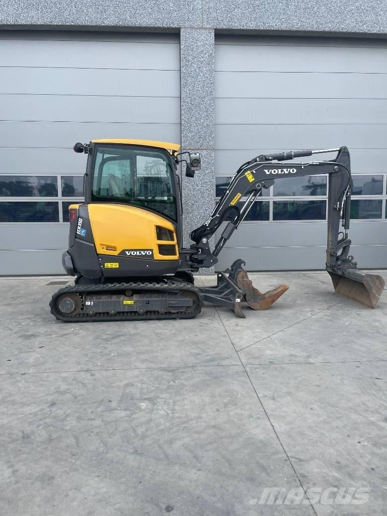 Volvo ECR 35 D 小型挖掘机