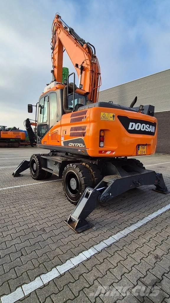 Doosan DX 170W-5 轮式挖掘机