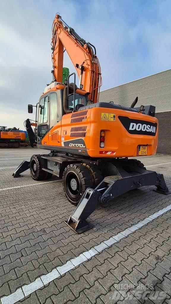 Doosan DX170W-5 轮式挖掘机