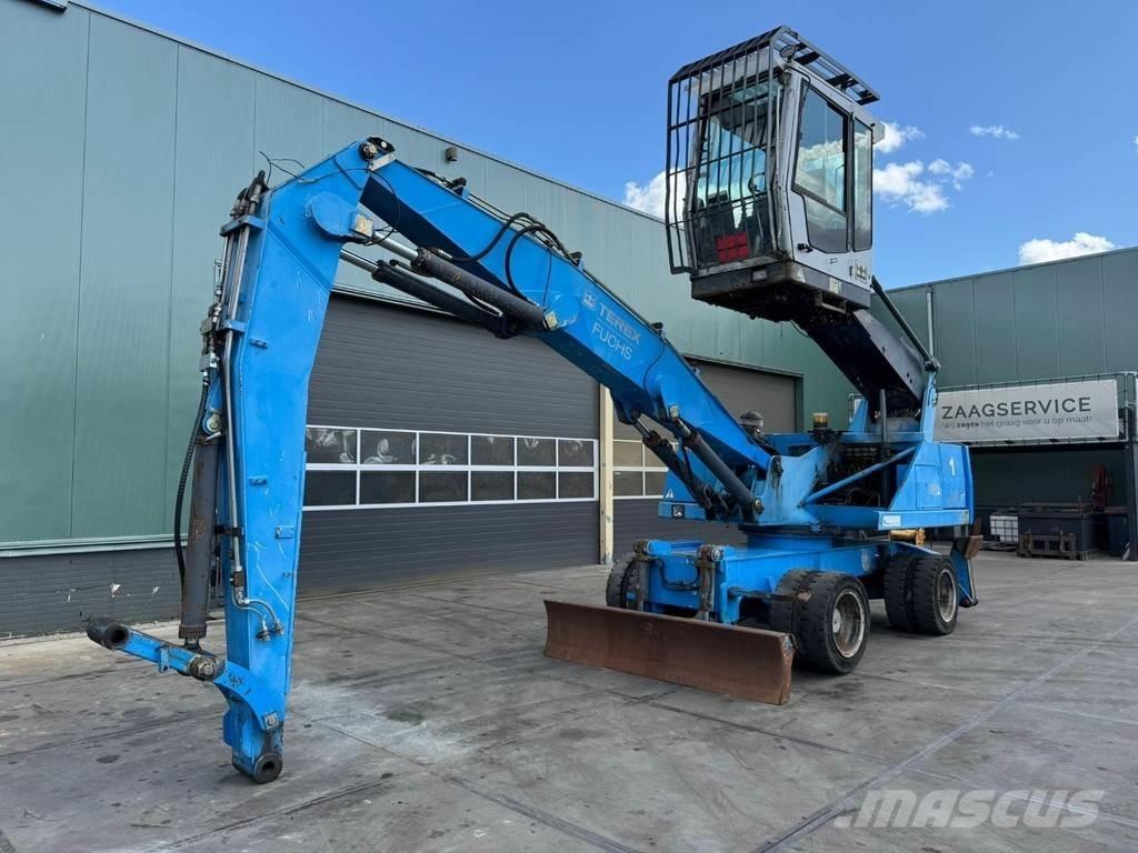 Fuchs MHL 320 工业挖掘机