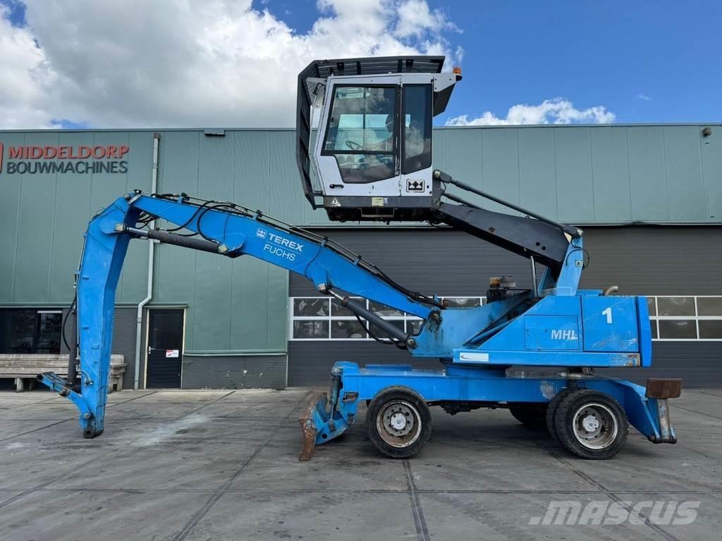 Fuchs MHL 320 工业挖掘机