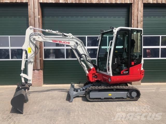Takeuchi TB230 小型挖掘机