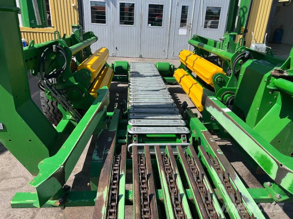 McHale 998 牧草包膜机